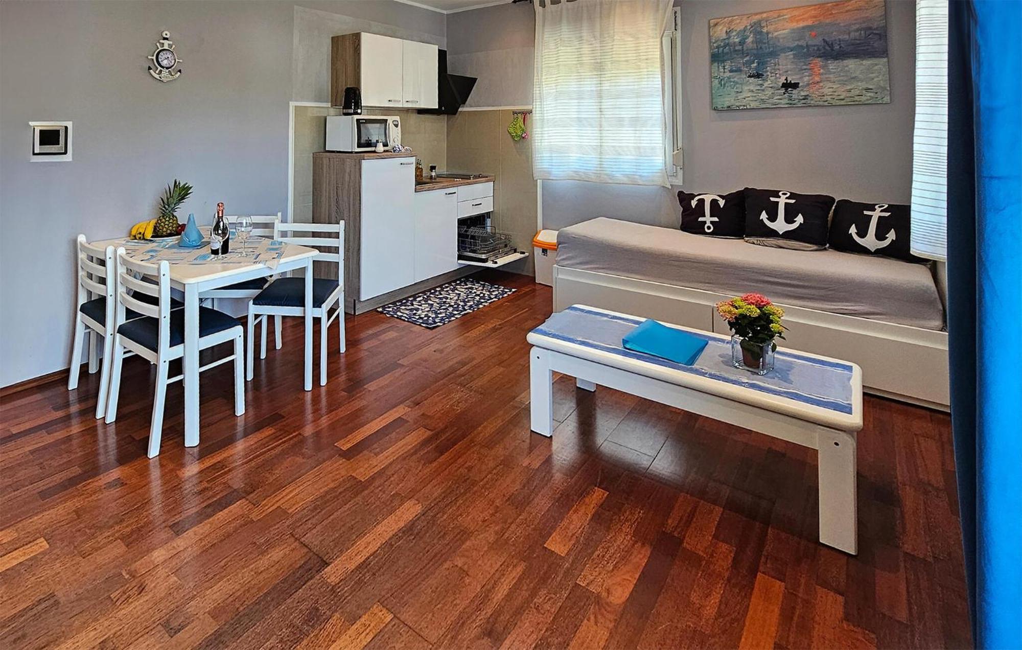 Apartman Awesome In With House Sea View Rovinj